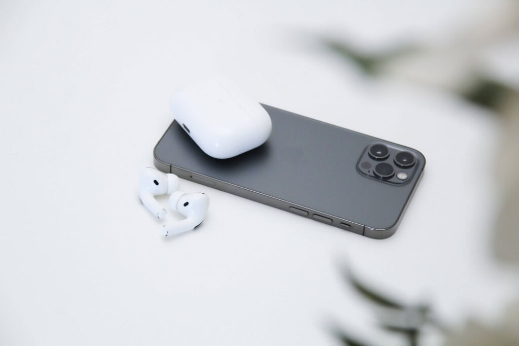what is the button on the back of airpod case-1