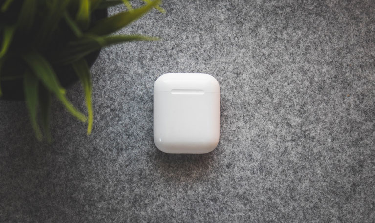 how to connect airpods to iphone without case-3