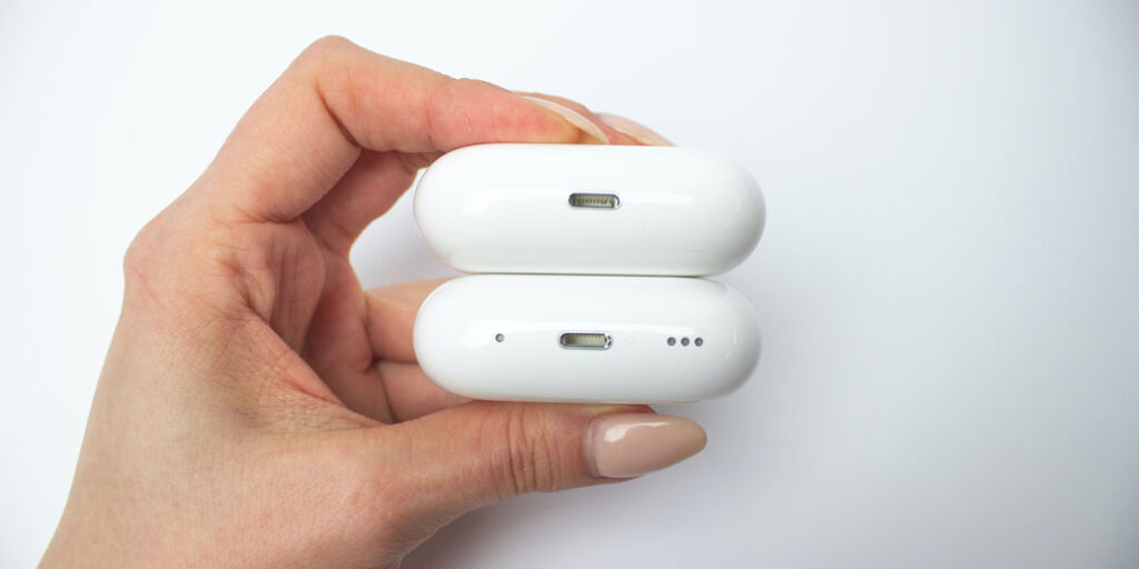 how to connect two different airpods to one case-1