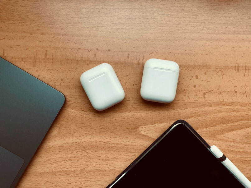 why do my airpods connect when they're in the case-1