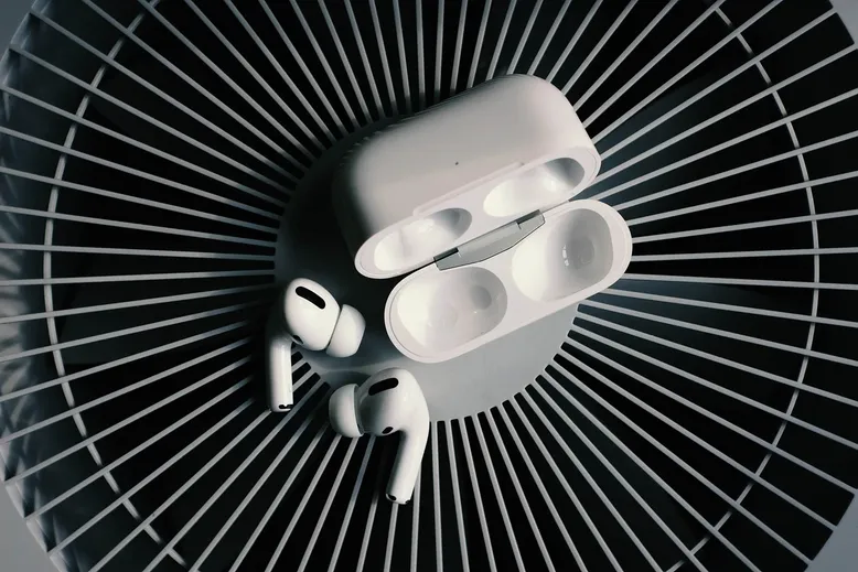 how to connect airpods with dead case - 3