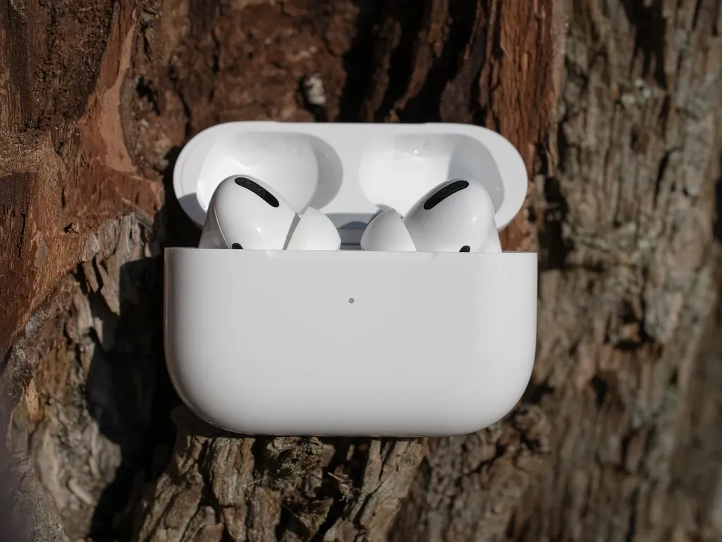 Can you use different airpods in the same case - 3